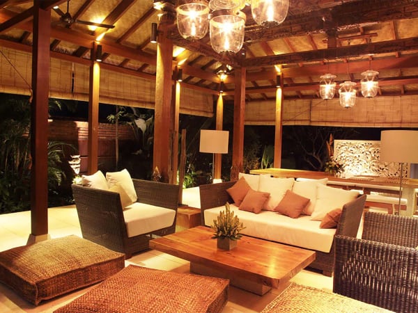 Villa Amy - Living area at night